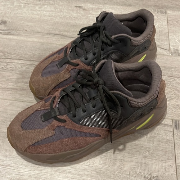 yeezy boost 700 mauve - Picture 2 of 6